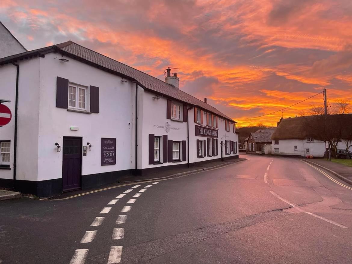 Stratton  The Kings Arms Inn מראה חיצוני תמונה